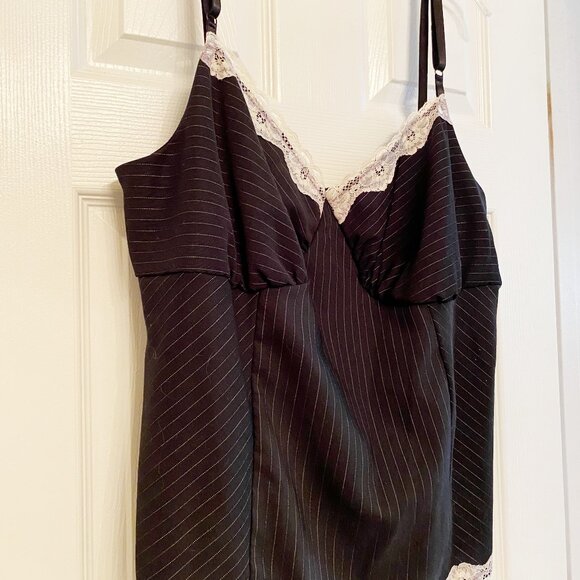 NWT Torrid Menswear Pinstripe Lace-Trim Cami Size 3 - Picture 2 of 4